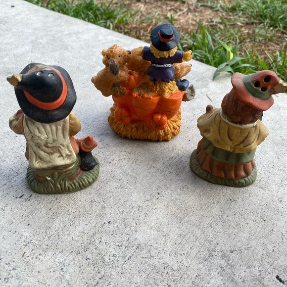 Vintage Halloween Home Decor Salt & Pepper shaker And Teddy Bear Witch Decor - Picture 5 of 8